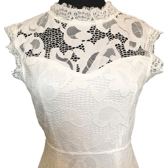 Lace Bodycon Dress Size Medium - Picture 2 of 9